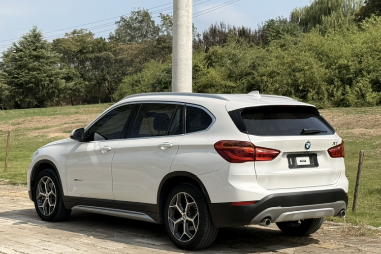宝马X1 2018款 xDrive20Li 尊享型车身外观6003