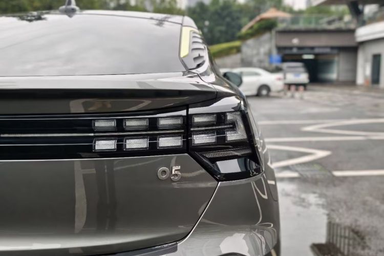 领克05 2022款 2.0TD 两驱耀Halo局部细节9007