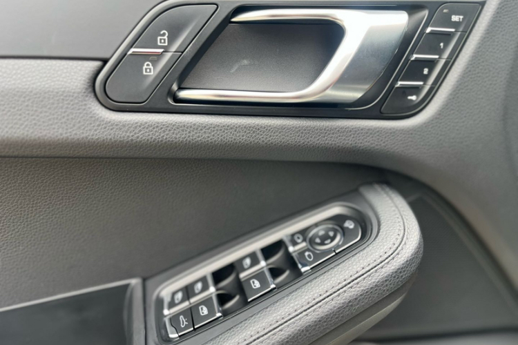 保时捷 2018款 Macan 2.0T中控内饰7004