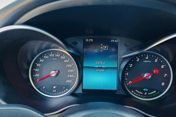 奔驰C级 2019款 C 260 运动版中控内饰15