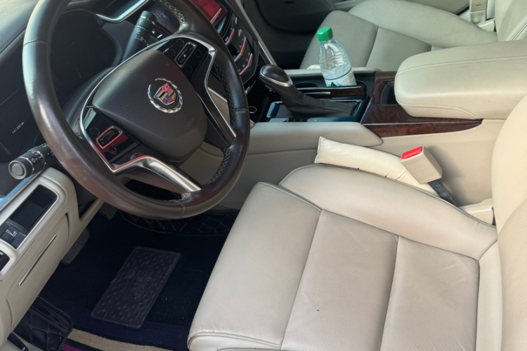 凯迪拉克XTS 2014款 28T 舒适型中控内饰7007