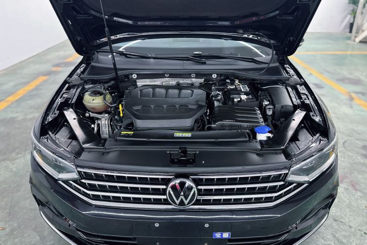 大众 迈腾 2023款 200万辆纪念版 330TSI DSG领先型中控内饰7008