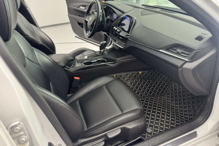 凯迪拉克CT4 2021款 28T 风尚型局部细节41