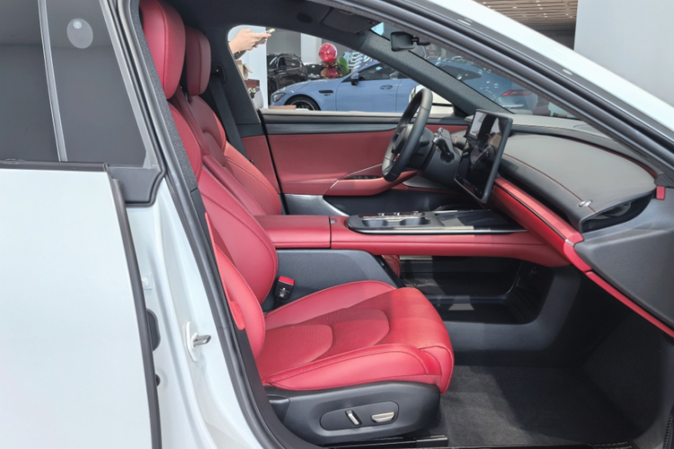 小米汽车 小米SU7 2024款 后驱长续航智驾版中控内饰7008