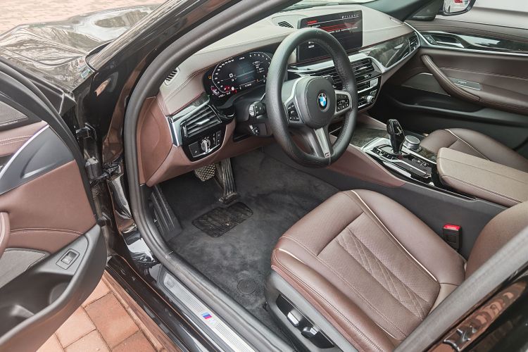 宝马5系 2021款 525Li M运动套装中控内饰7005