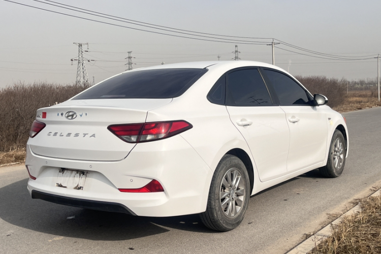 现代 悦动 2018款 1.6L 自动悦目版GL 国VI车身外观6004