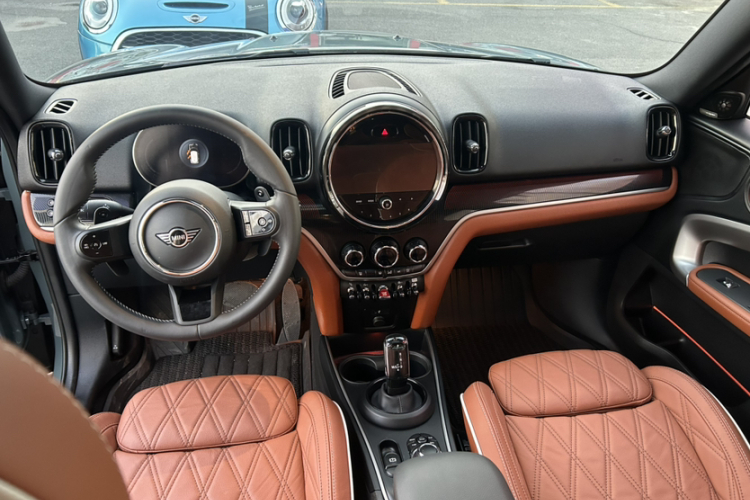 MINI Countryman 2023款 改款二 2.0T COOPER S ALL4 鉴赏家中控内饰7001
