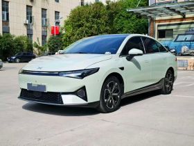 小鹏P5 2022款 550E