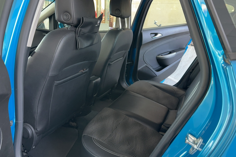 别克 英朗 2014款 XT 1.6L 自动时尚版中控内饰7003