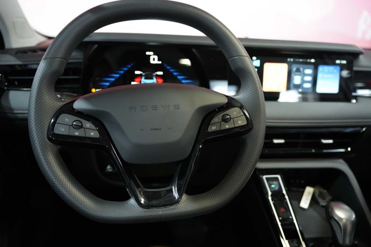 荣威i5 2023款 1.5L CVT豪华版中控内饰7002