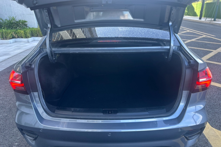 荣威i5 2021款 1.5L 手动钻石版局部细节23