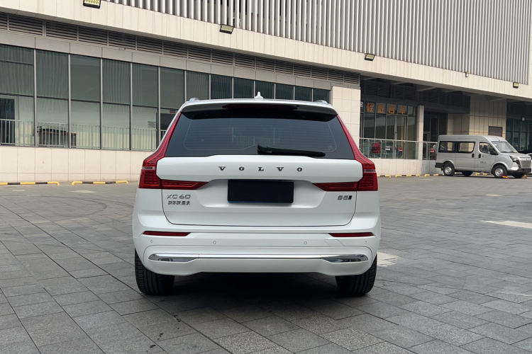 沃尔沃XC60 2023款 B5 四驱智逸豪华版车身外观6005