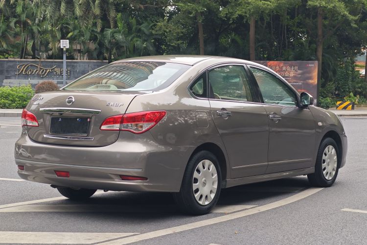 日产 轩逸 2016款 经典 1.6XE 自动舒适版车身外观6006