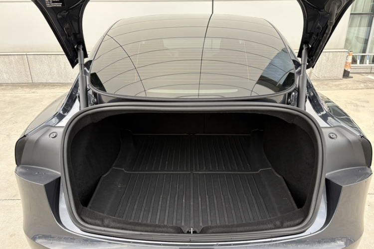 特斯拉 Model 3 2023款 后轮驱动版局部细节23