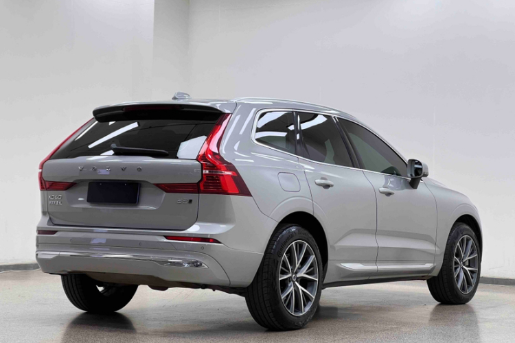 沃尔沃XC60 2022款 B5 四驱智远豪华版车身外观6008