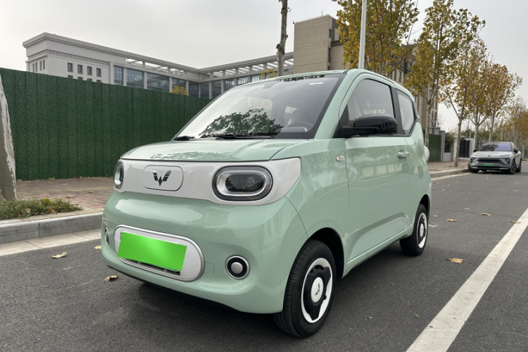 五菱汽车 宏光MINIEV 2024款 第三代 215km 青春版车身外观1