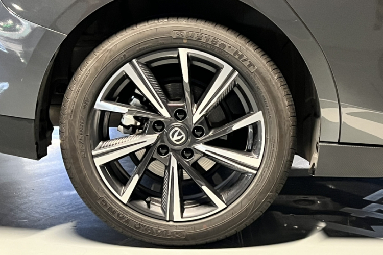 长安 逸动 2025款 蓝鲸 1.5T 500Bar尊贵型车身外观6008