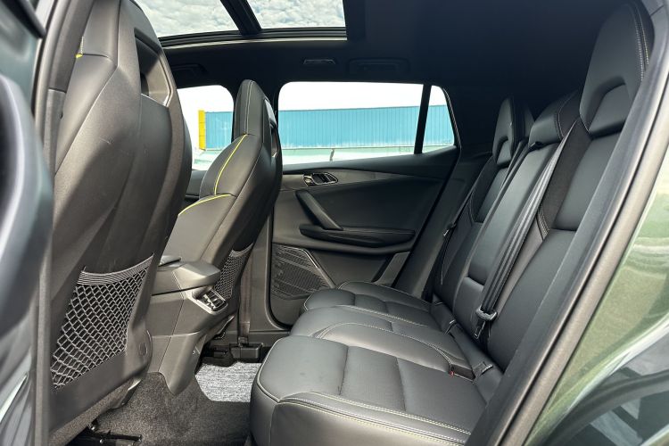 领克06 EM-P 2023款 1.5T Remix PHEV Pro中控内饰7004