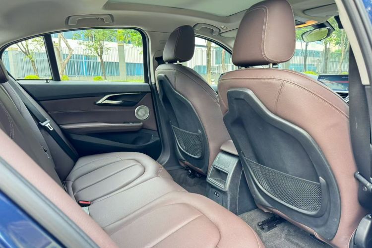 宝马1系 2021款 120i M运动曜夜版中控内饰7005