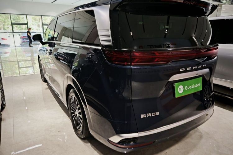 腾势D9 2024款 DM-i 980 四驱尊荣型车身外观6005