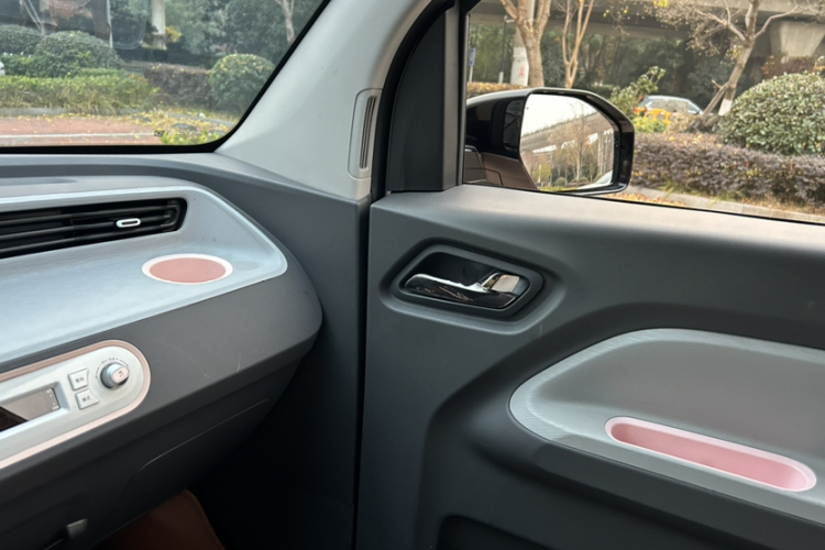 五菱汽车 宏光MINIEV 2021款 马卡龙时尚款 磷酸铁锂中控内饰7002