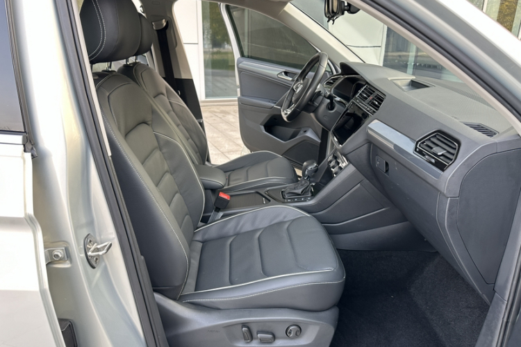 大众 途观L 2020款 330TSI 自动两驱R-Line旗舰版 国VI局部细节41