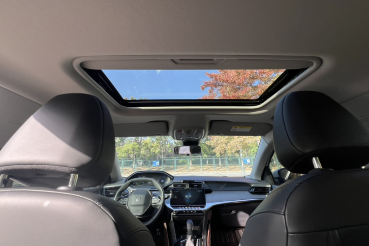 标致408 2024款 360THP 龘龘款 拉图版中控内饰7002