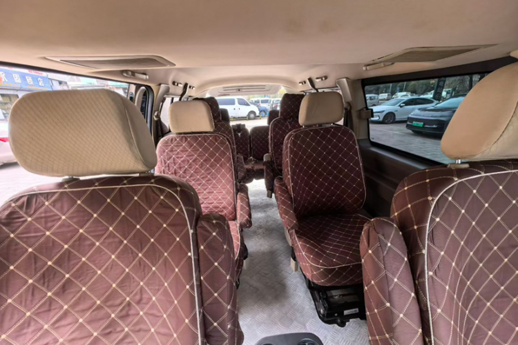 福田 风景G5 2020款 2.0L长轴平顶9座多用途乘用车1TZS车身外观6006