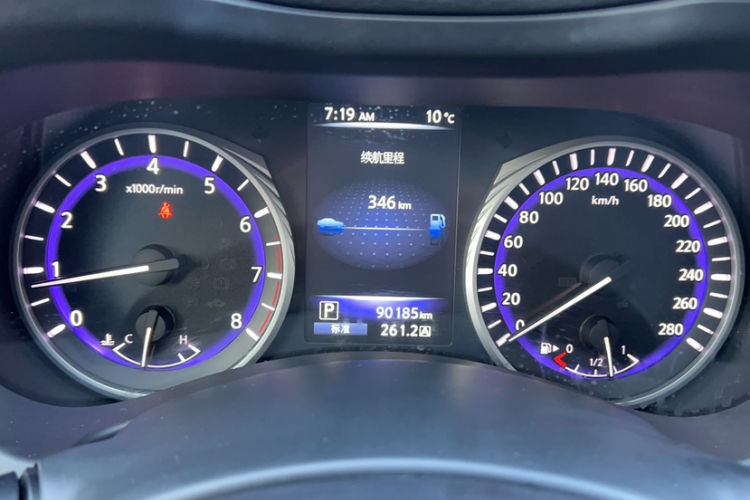 英菲尼迪Q50L 2016款 2.0T 悦享版中控内饰15