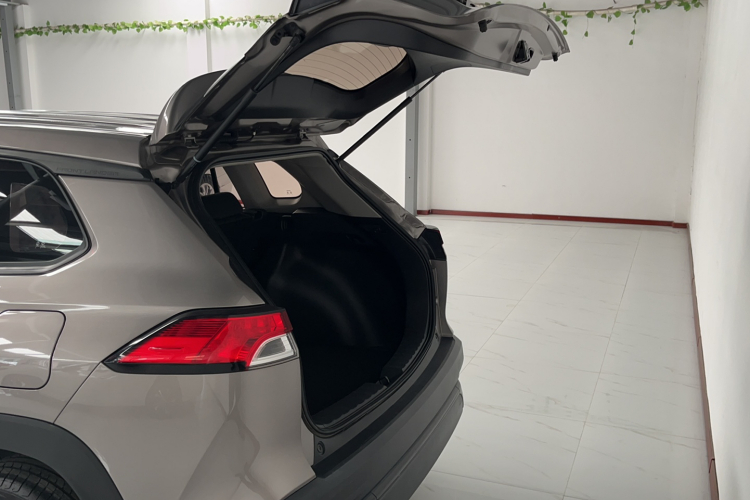 丰田 锋兰达 2022款 2.0L CVT精英版局部细节23