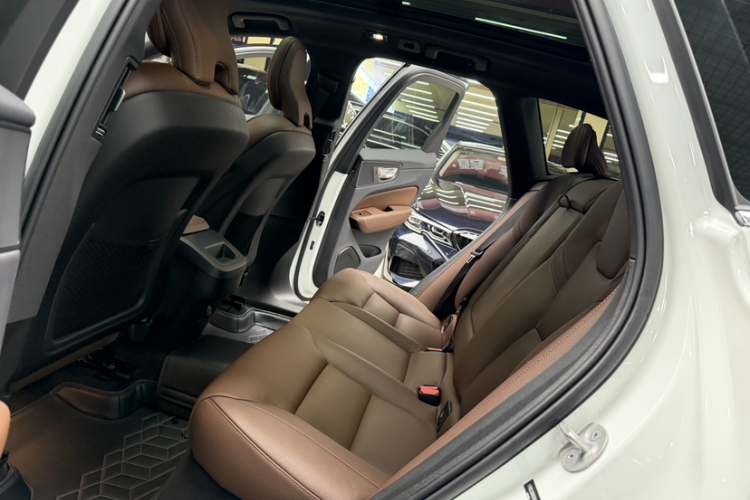 沃尔沃XC60 2024款 B5 四驱智远豪华版中控内饰7014