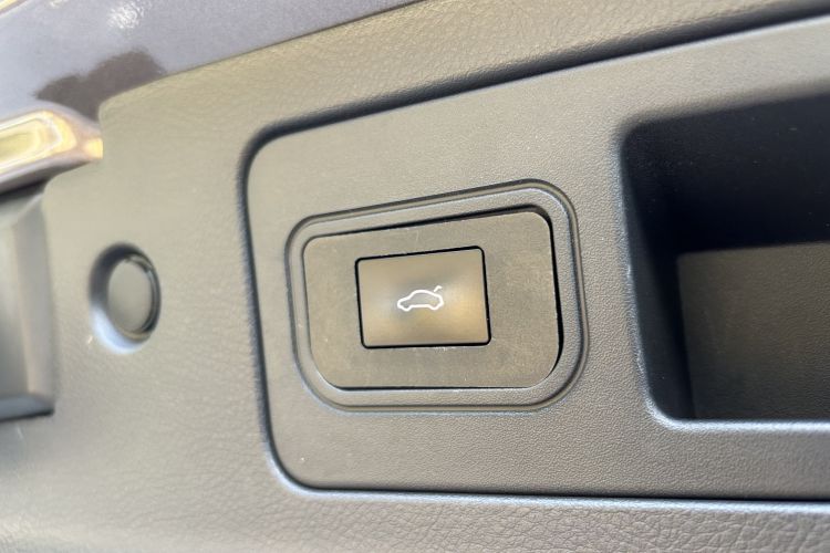 别克GL8 2023款 陆上公务舱 652T 豪华型中控内饰7015