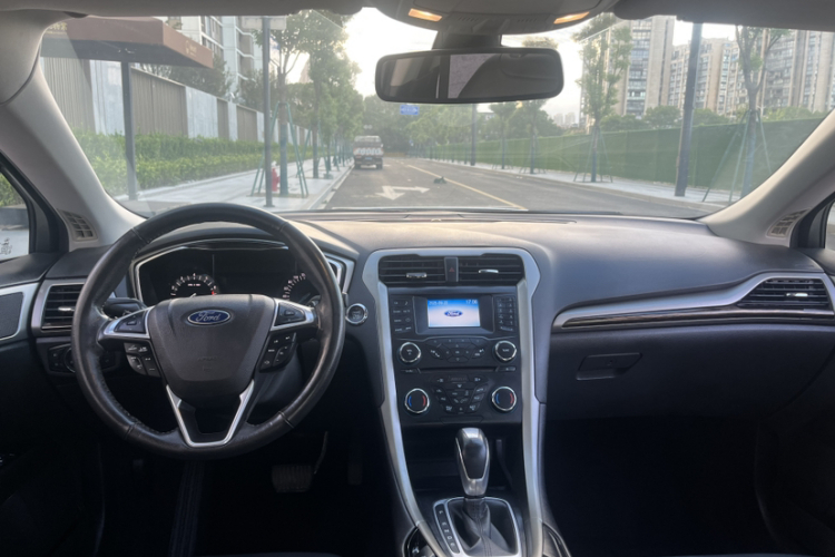 福特 蒙迪欧 2013款 2.0L GTDi200时尚型中控内饰7002