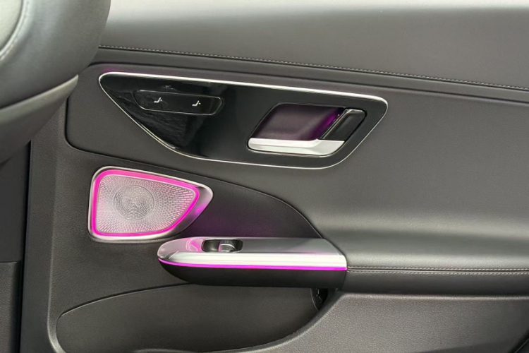 奔驰C级 2025款 改款 C 260 L 运动版车身外观6004