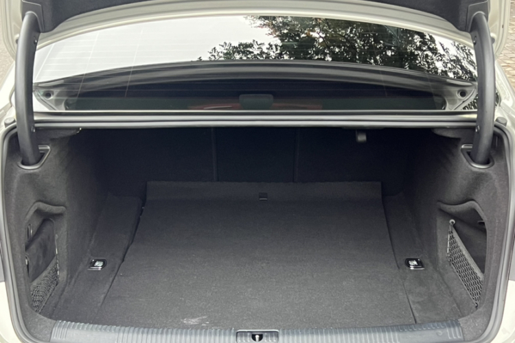 奥迪A4L 2020款 40 TFSI quattro 豪华动感型中控内饰7008