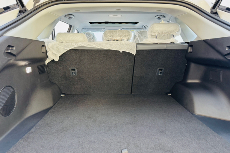 长安UNI-Z新能源 2024款 蓝鲸智电iDD 125km 领先型中控内饰7007