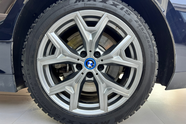 宝马i3 2022款 eDrive 35 L车身外观6004