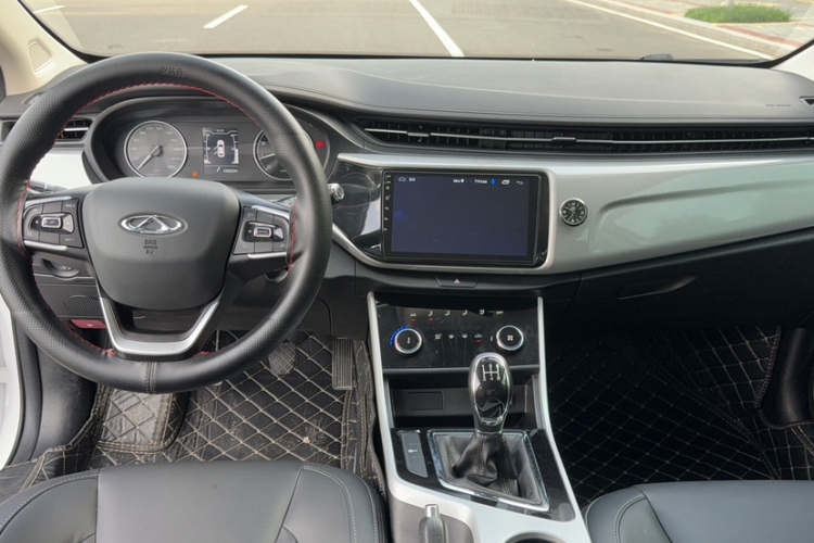 奇瑞 艾瑞泽5 2019款 改款PRO 1.5L 手动青春版 国VI中控内饰7002