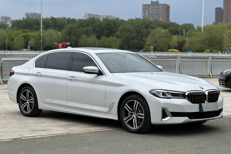 宝马5系 2021款 530Li xDrive 豪华套装车身外观6002