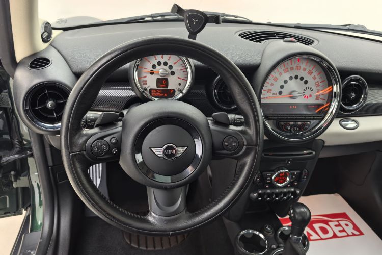 MINI 2011款 1.6T COOPER S中控内饰15