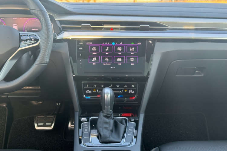 一汽-大众CC 2024款 380TSI 夺目版中控内饰7004