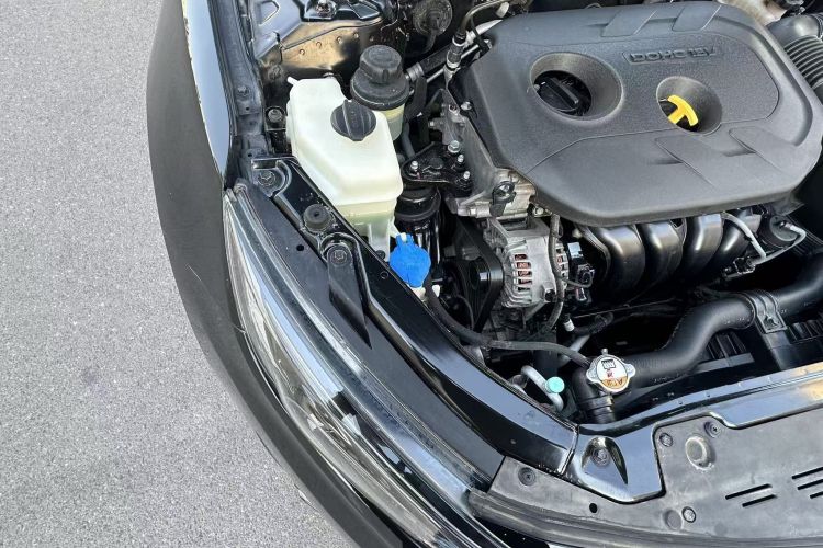 起亚K5 2014款 2.0L 手动GL局部细节9004