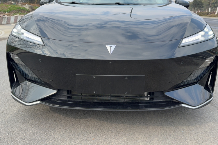 深蓝汽车 深蓝SL03 2025款 增程运动型局部细节9004