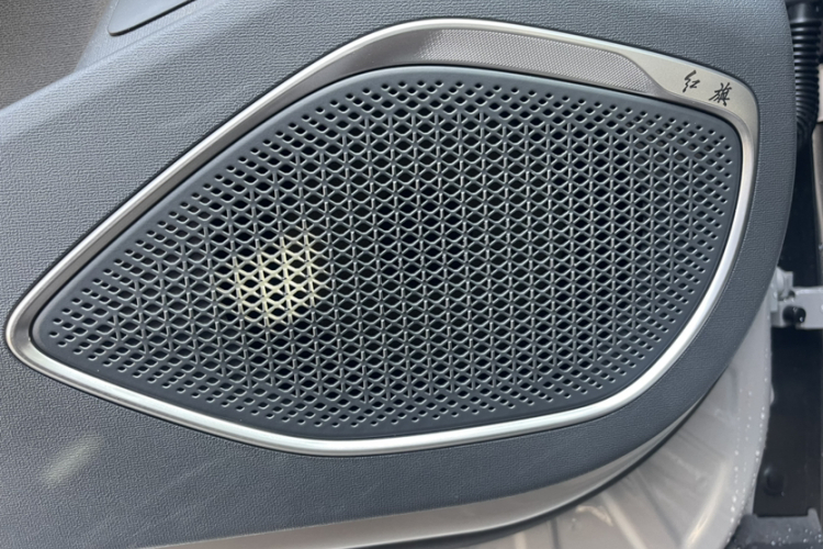 红旗EH7 2025款 640 四驱 智选版局部细节9005