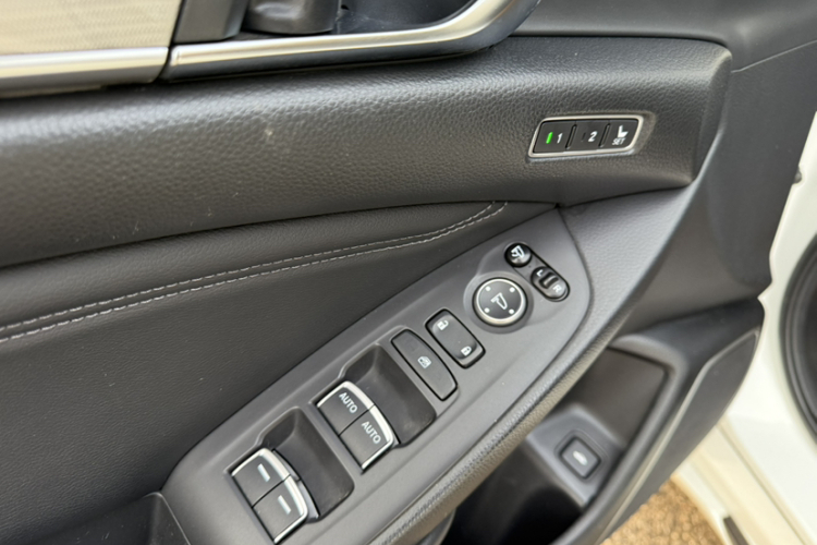 本田 雅阁 2018款 锐·混动 2.0L 锐智版 国VI中控内饰7009