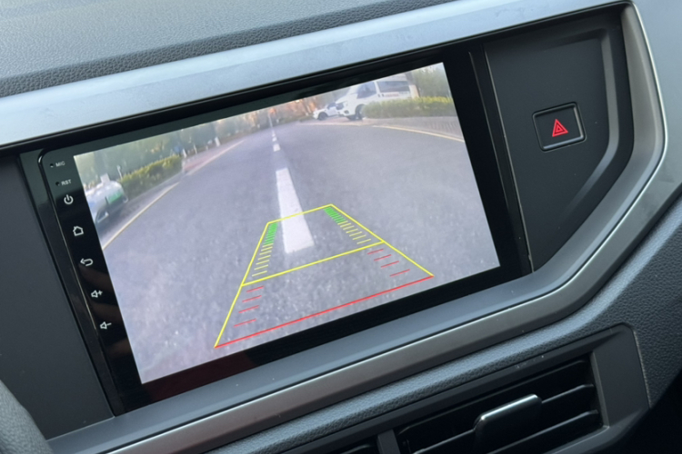 大众 Polo 2019款 Plus 1.5L 自动全景乐享版中控内饰7001