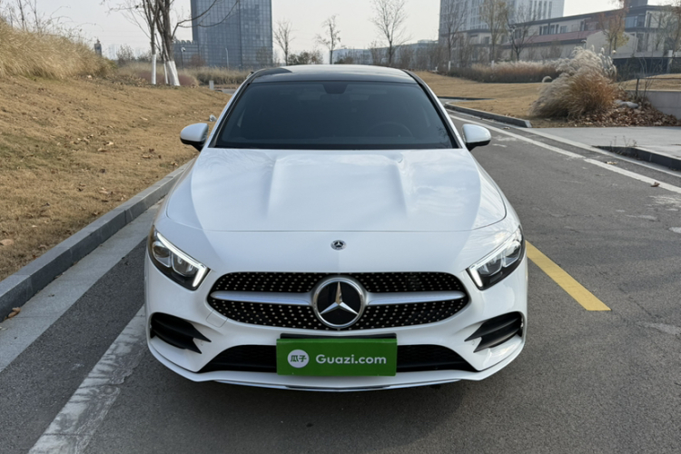 奔驰A级 2022款 改款三 A 200 L 运动轿车时尚型车身外观6001