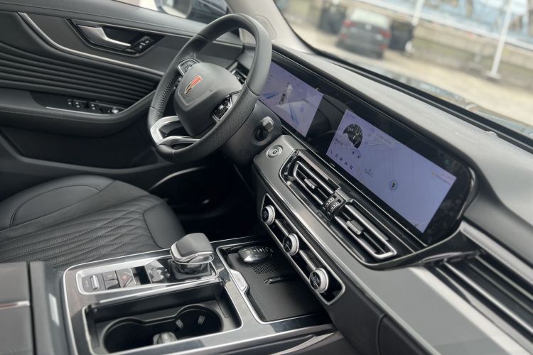 红旗HS5 2023款 2.0T 旗享Pro版中控内饰7005