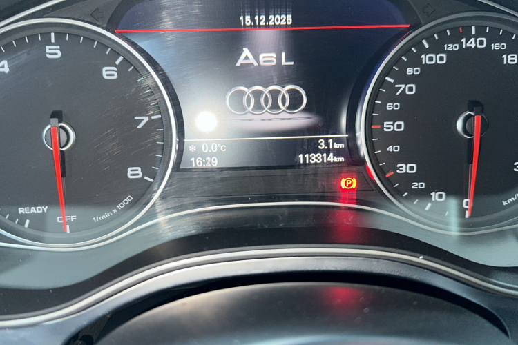 奥迪A6L 2017款 45 TFSI quattro 运动型中控内饰15