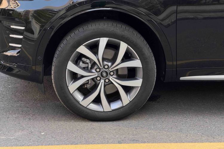 路虎 发现运动版 2024款 豪华定制版车身外观6007